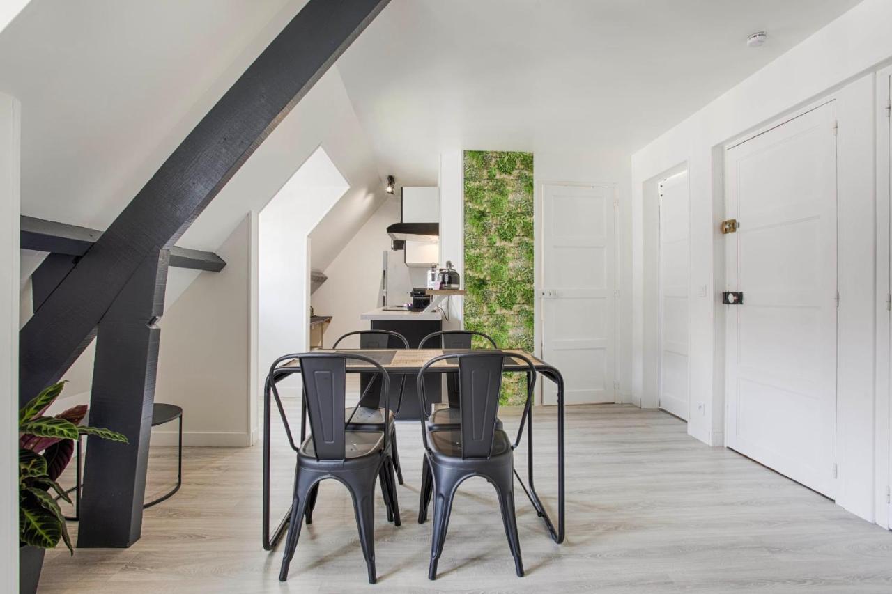 La Casa Centra Charm At Falaise'S Downtown Apartment ฟาแลซ ภายนอก รูปภาพ