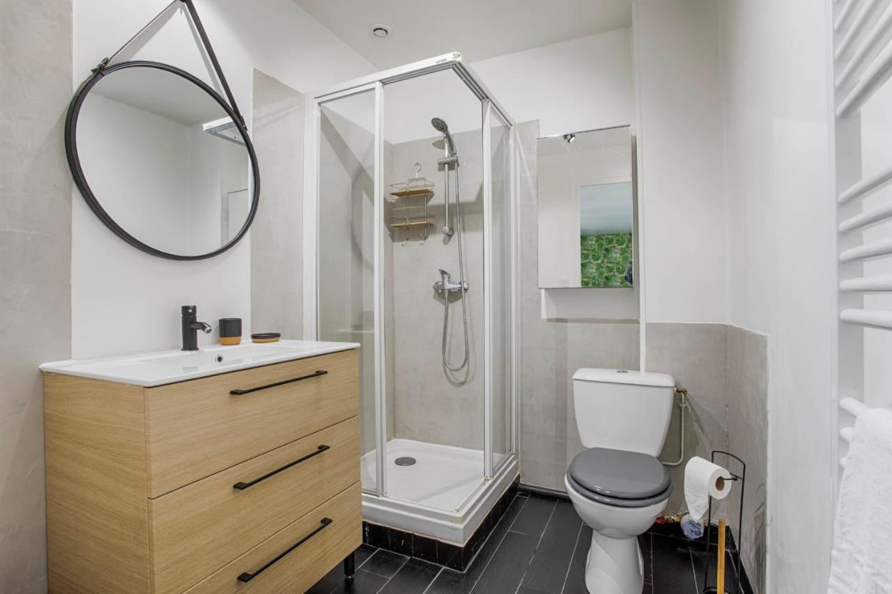 La Casa Centra Charm At Falaise'S Downtown Apartment ฟาแลซ ภายนอก รูปภาพ
