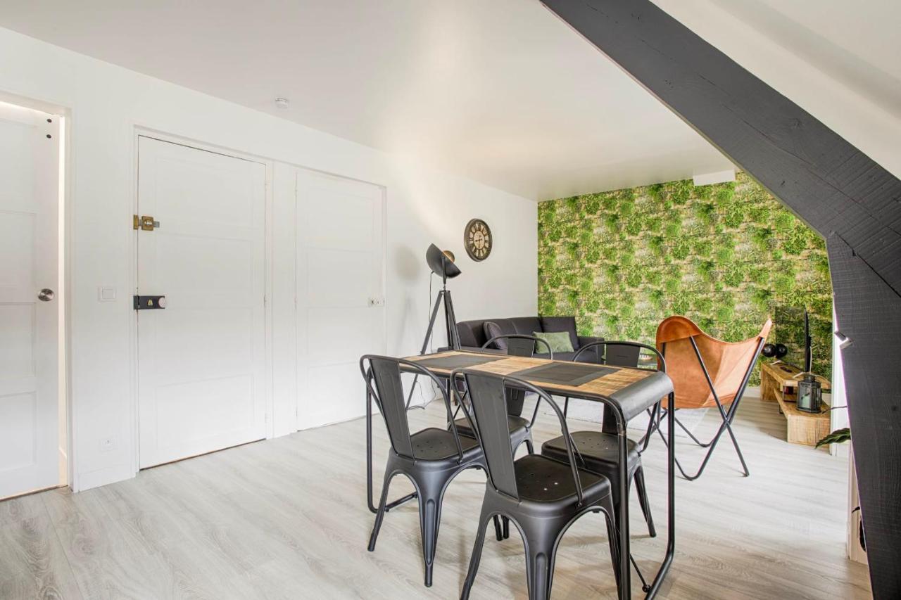 La Casa Centra Charm At Falaise'S Downtown Apartment ฟาแลซ ภายนอก รูปภาพ