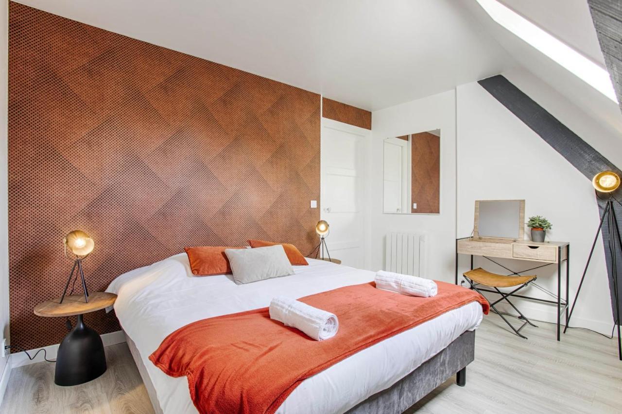 La Casa Centra Charm At Falaise'S Downtown Apartment ฟาแลซ ภายนอก รูปภาพ