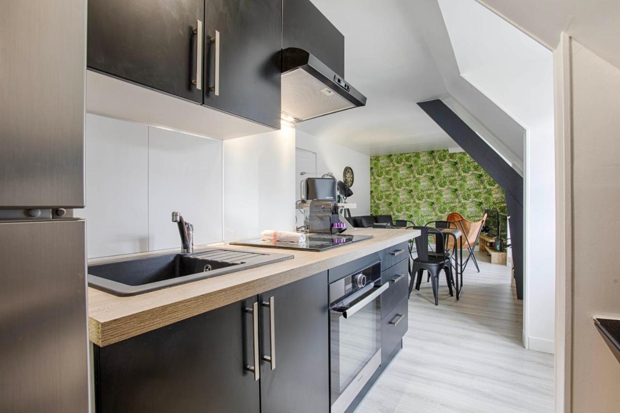 La Casa Centra Charm At Falaise'S Downtown Apartment ฟาแลซ ภายนอก รูปภาพ