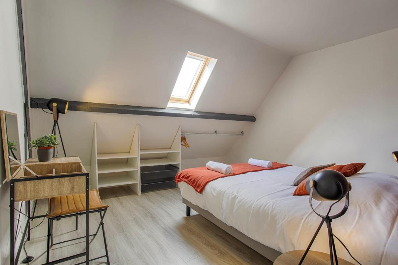 La Casa Centra Charm At Falaise'S Downtown Apartment ฟาแลซ ภายนอก รูปภาพ